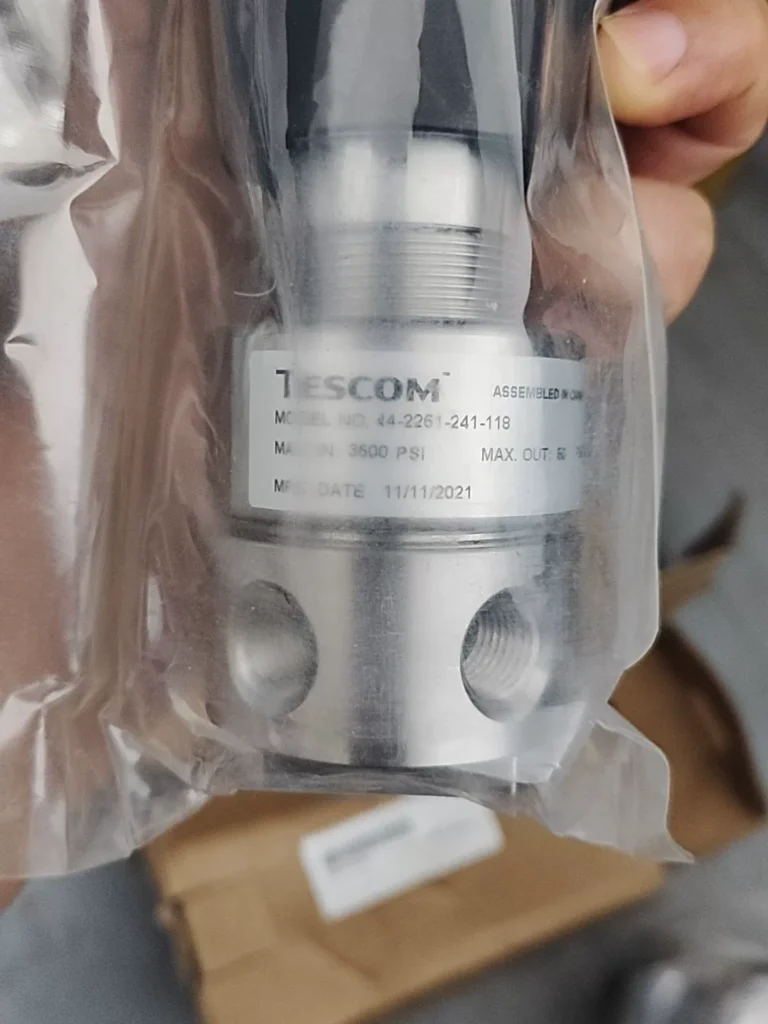 TESCOM SG165142 Pressure Regulator