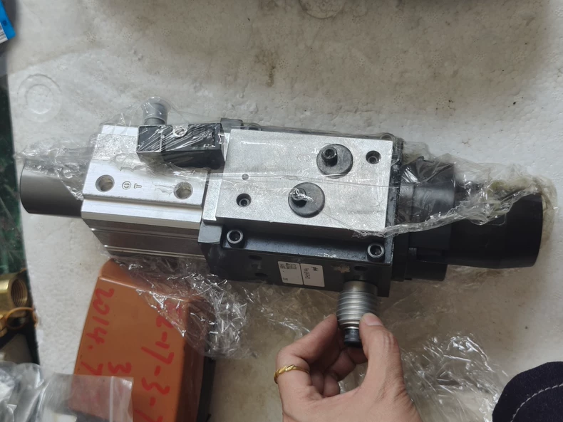 PHD Pneumatic Actuator ML315320 thumbnail