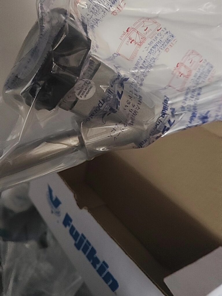 Fujikin CF-HFC750-10LV-BK-KZ Valve thumbnail