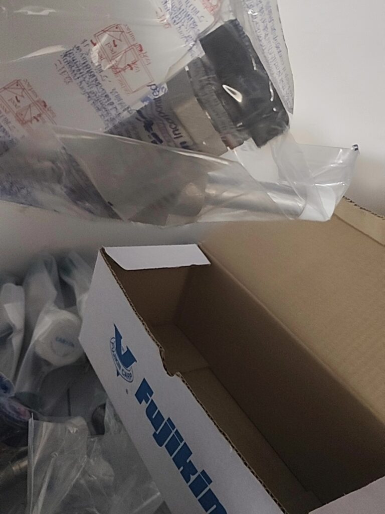 Fujikin CF-HFC750-10LV-BK-KZ Valve thumbnail