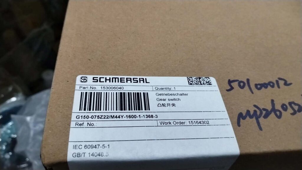 Schmersal G150-075Z22/M44Y-1600-1-1368-3 Switch