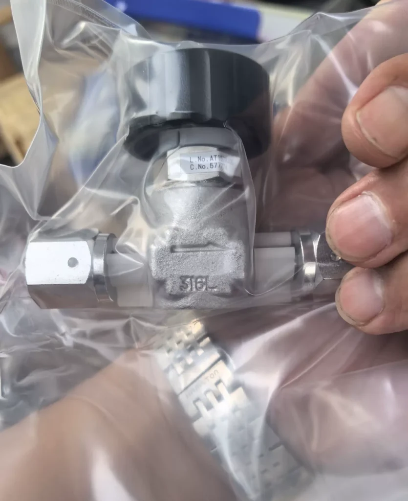 Fujikin FVPDF-R144LC-EM2G Diaphragm Valve