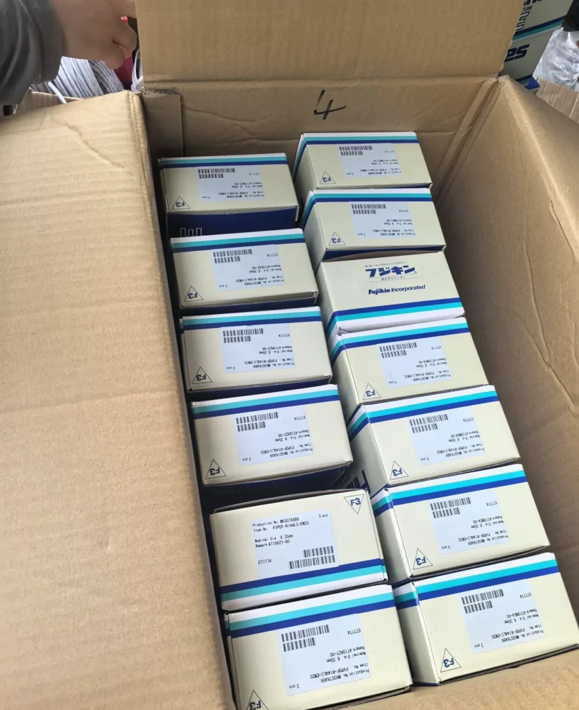 Fujikin FVPDF-R144LC-EM2G Diaphragm Valve thumbnail