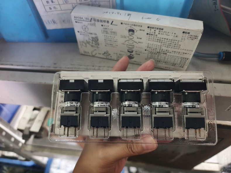 Fuji Electric Push Button Switch AH164-TGF