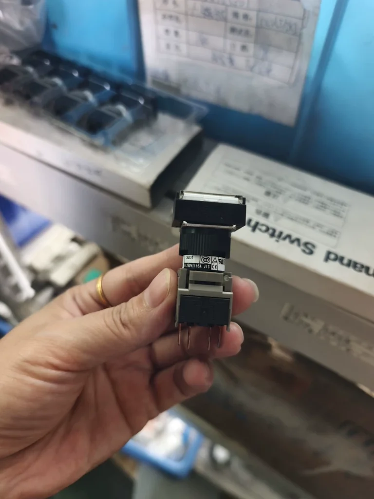 Fuji Electric Push Button Switch AH164-TGF thumbnail