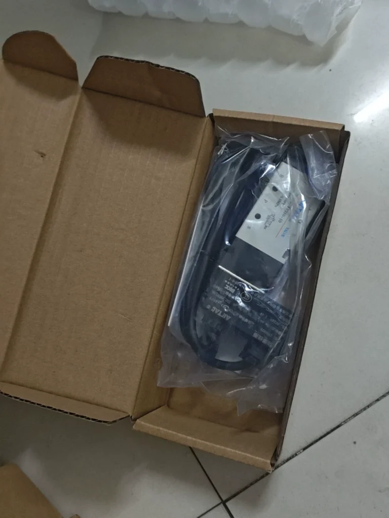 AIRTAC 4V31010B-FB Valve thumbnail