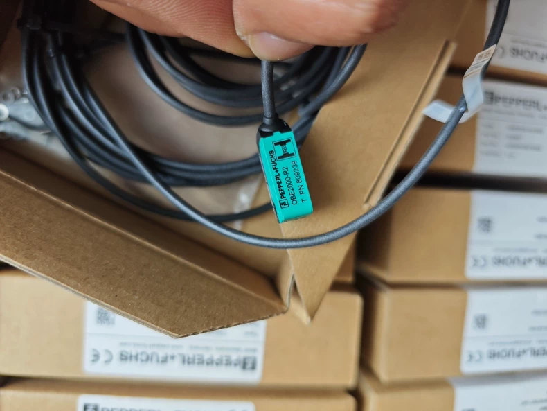 Pepperl+Fuchs Photoelectric Sensor OBE2000-R2-SE0