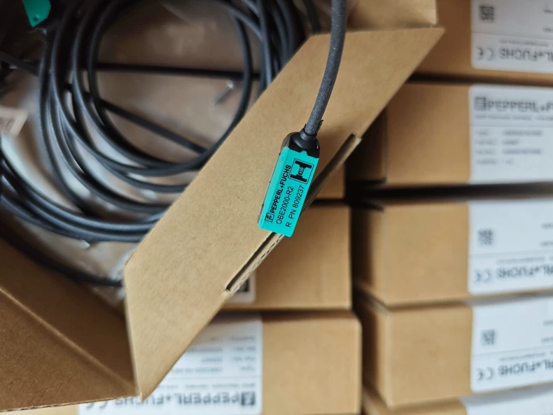 Pepperl+Fuchs Photoelectric Sensor OBE2000-R2-SE0 thumbnail