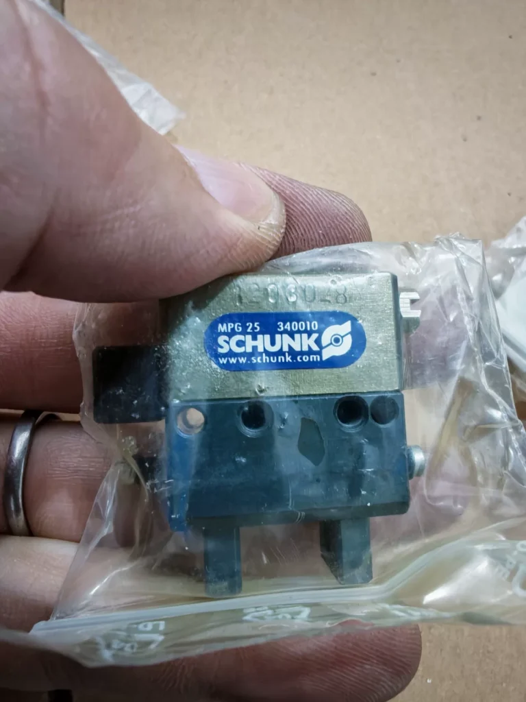 SCHUNK MPG25 Pneumatic Gripper thumbnail