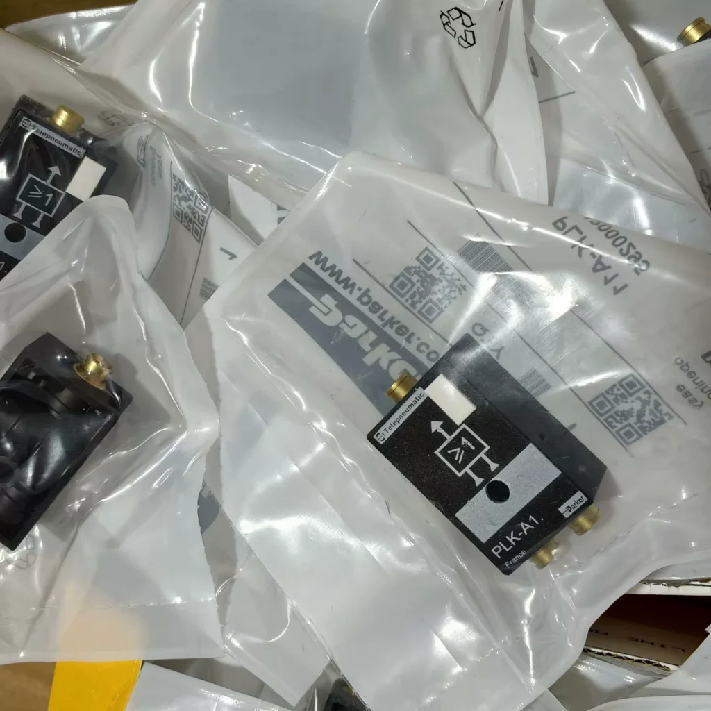Parker PLK-A11 Pneumatic Valve thumbnail