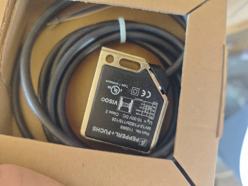 Pepperl+Fuchs Photoelectric Sensor M12-F1/76B/115 thumbnail