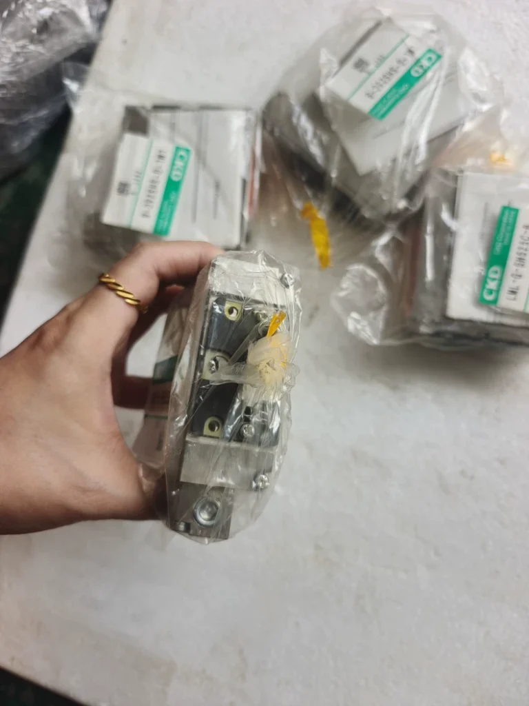 CKD Linear Rail Clamp LML-G-SHS25C-B thumbnail