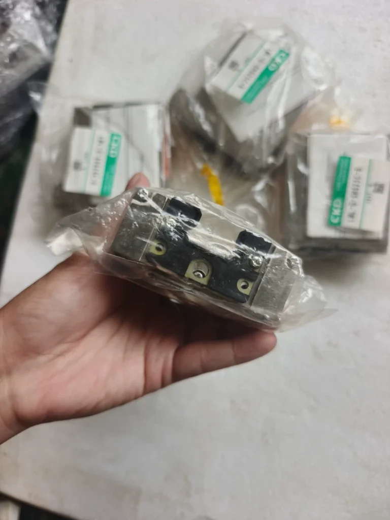 CKD Linear Rail Clamp LML-G-SHS25C-B thumbnail