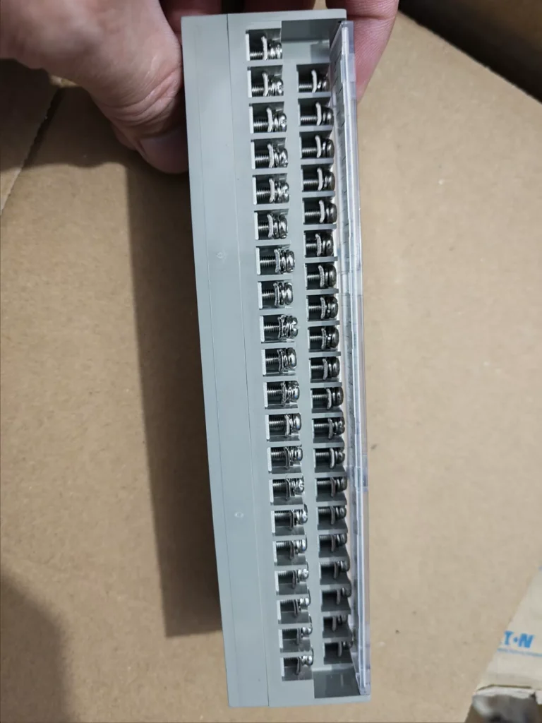 Toyo Giken PCN-1T40 Terminal Block thumbnail