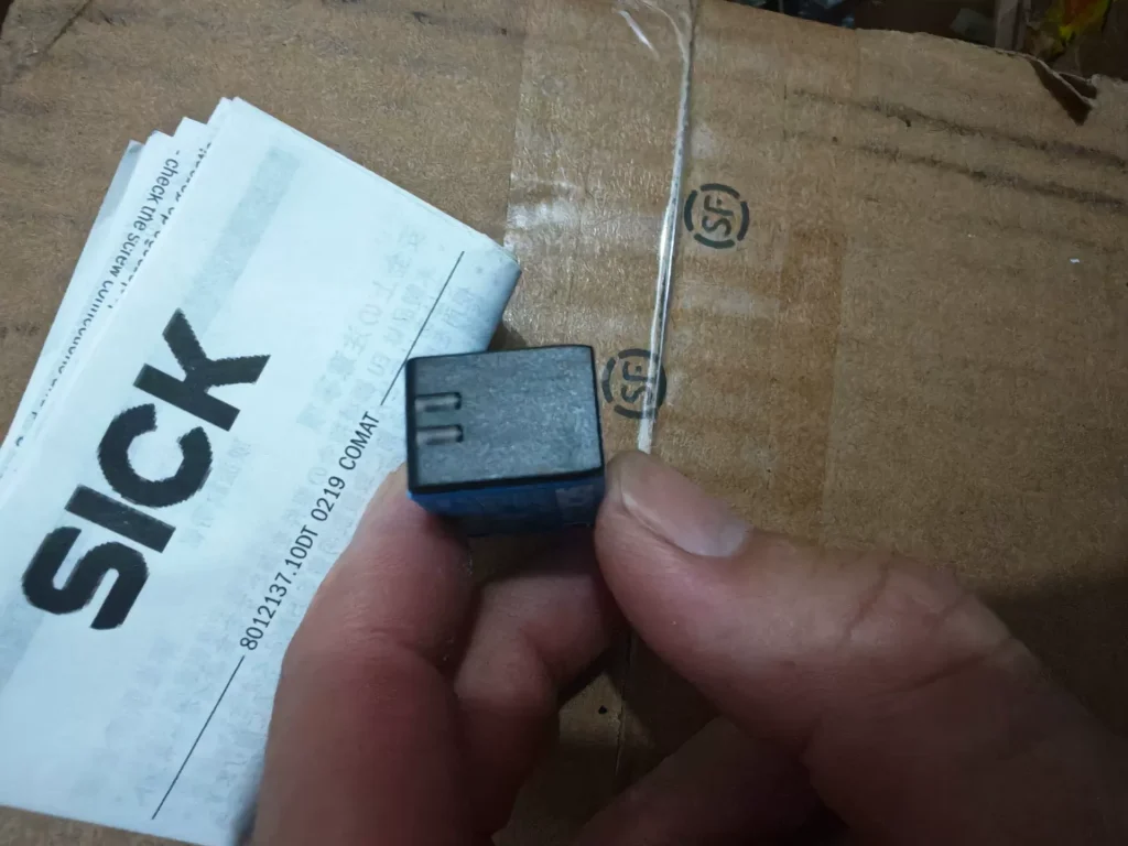 SICK WL4S-3F2130 Photoelectric Sensor thumbnail