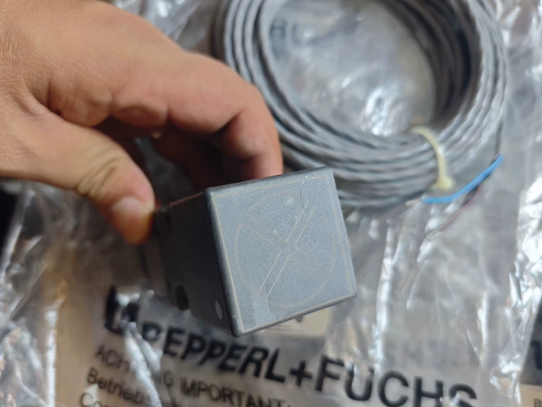 Pepperl+Fuchs Proximity Sensor 3RG4030-0AB00-PF
