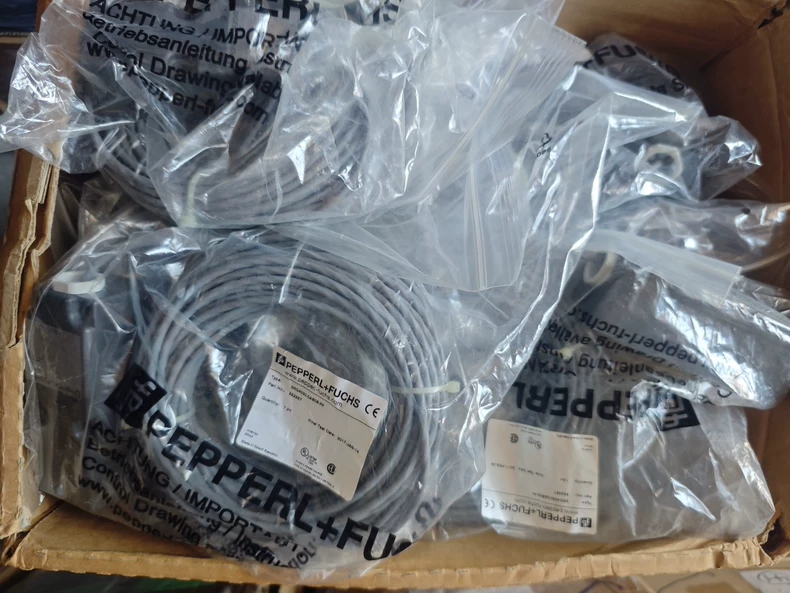 Pepperl+Fuchs Proximity Sensor 3RG4030-0AB00-PF thumbnail