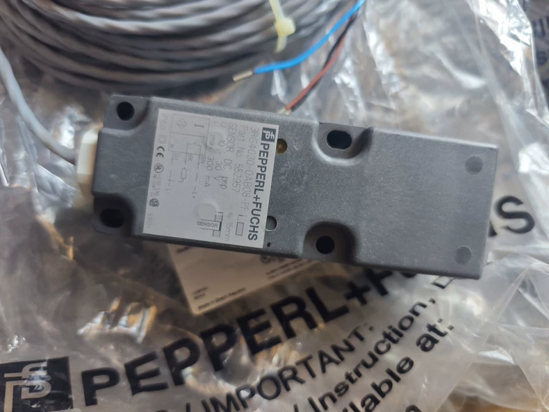 Pepperl+Fuchs Proximity Sensor 3RG4030-0AB00-PF thumbnail