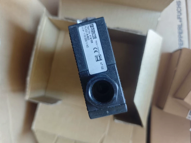 Pepperl+Fuchs Photoelectric Sensor RLK21-8-800 thumbnail