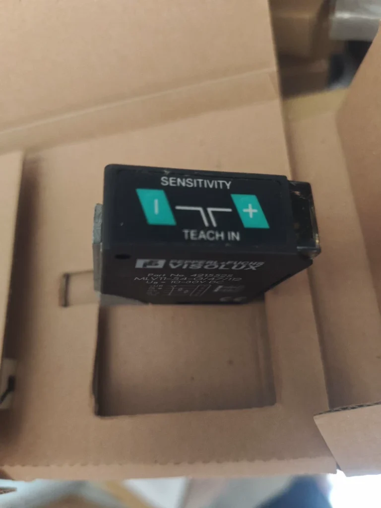 Pepperl+Fuchs Photoelectric Sensor MLV11-54-G/47/112