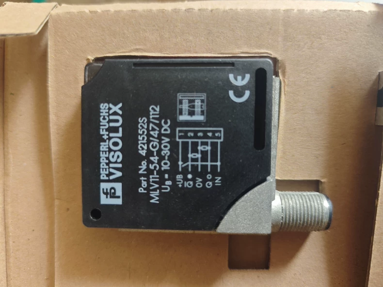 Pepperl+Fuchs Photoelectric Sensor MLV11-54-G/47/112 thumbnail