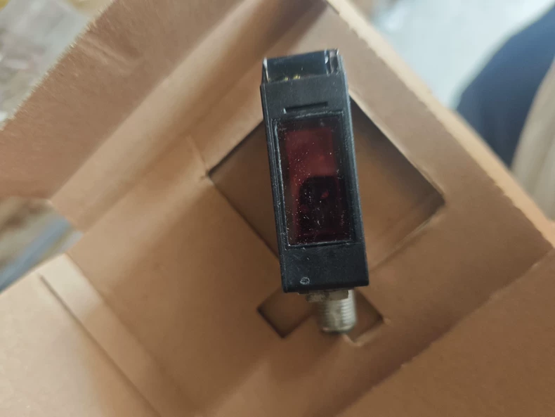 Pepperl+Fuchs Photoelectric Sensor MLV11-54-G/47/112 thumbnail
