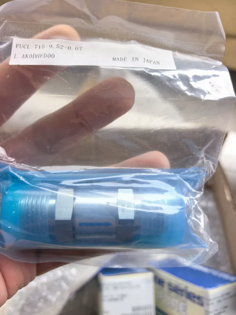 Fujikin FUCL-715-9.52-0.07 Check Valve