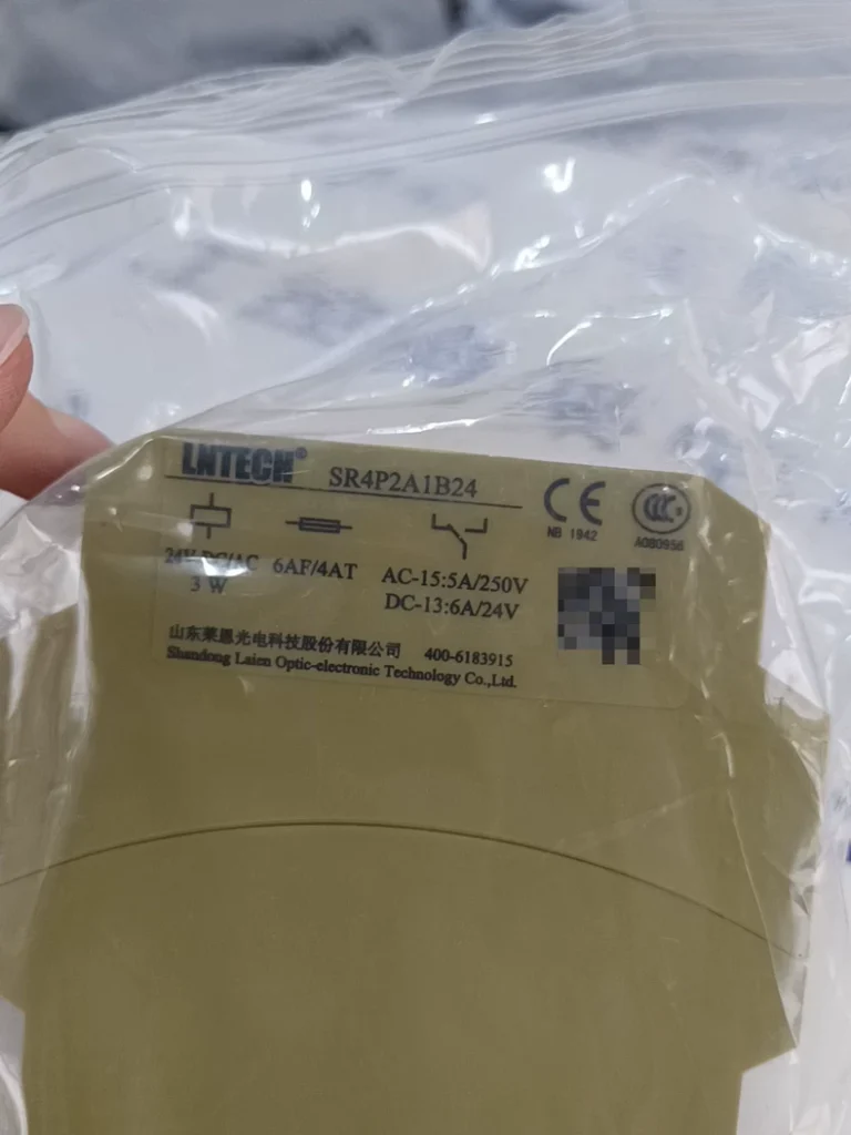 LNTECH SR4P2A1B24 Safety Relay