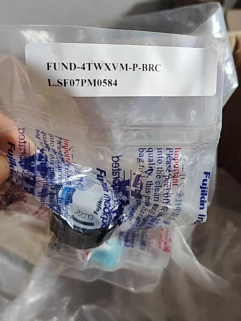 Fujikin FUND-4TWXVM-P-BRC Diaphragm Valve thumbnail