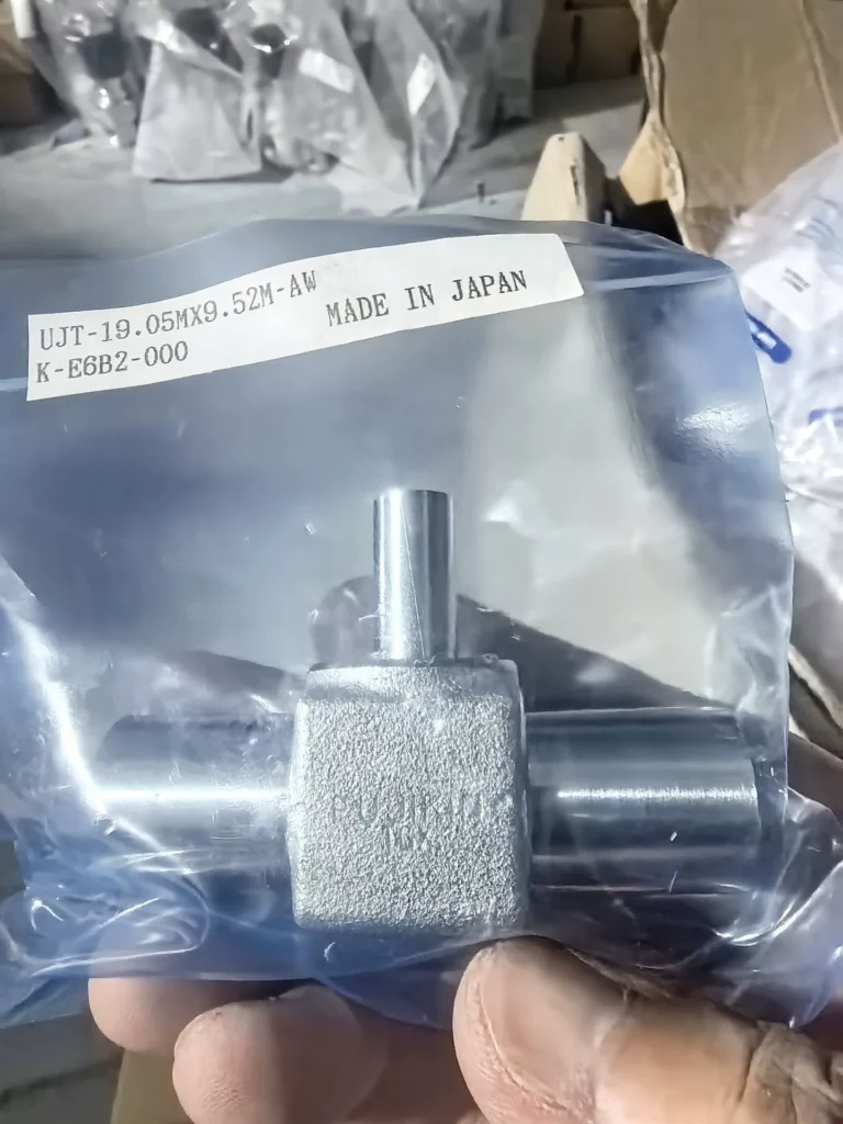 Fujikin UJT-19.05MX9.52M-AW Weld Tee thumbnail