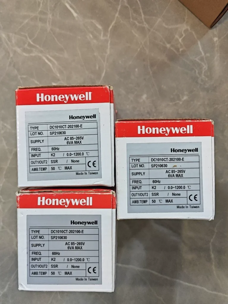 Honeywell DC1010CT-202 Temperature Controller