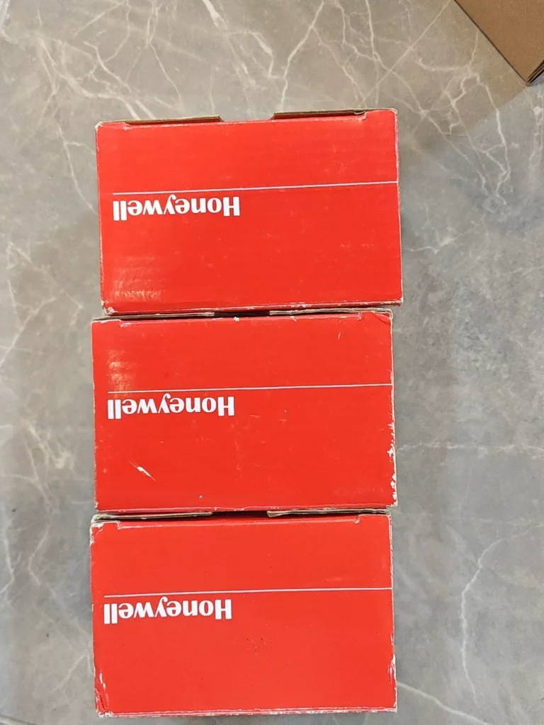Honeywell DC1010CT-202 Temperature Controller thumbnail