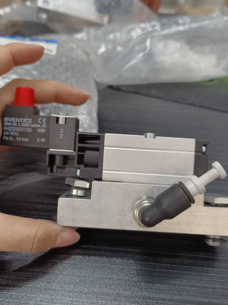AVENTICS R424 Valve thumbnail
