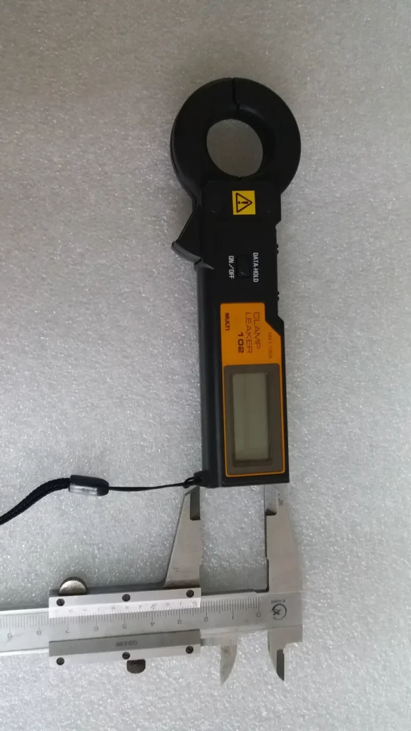 FLUKE M-102 Meter thumbnail