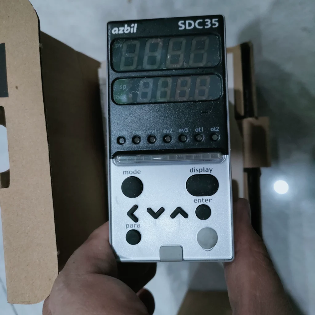 Azbil C35TC0UA1200 Temperature Controller