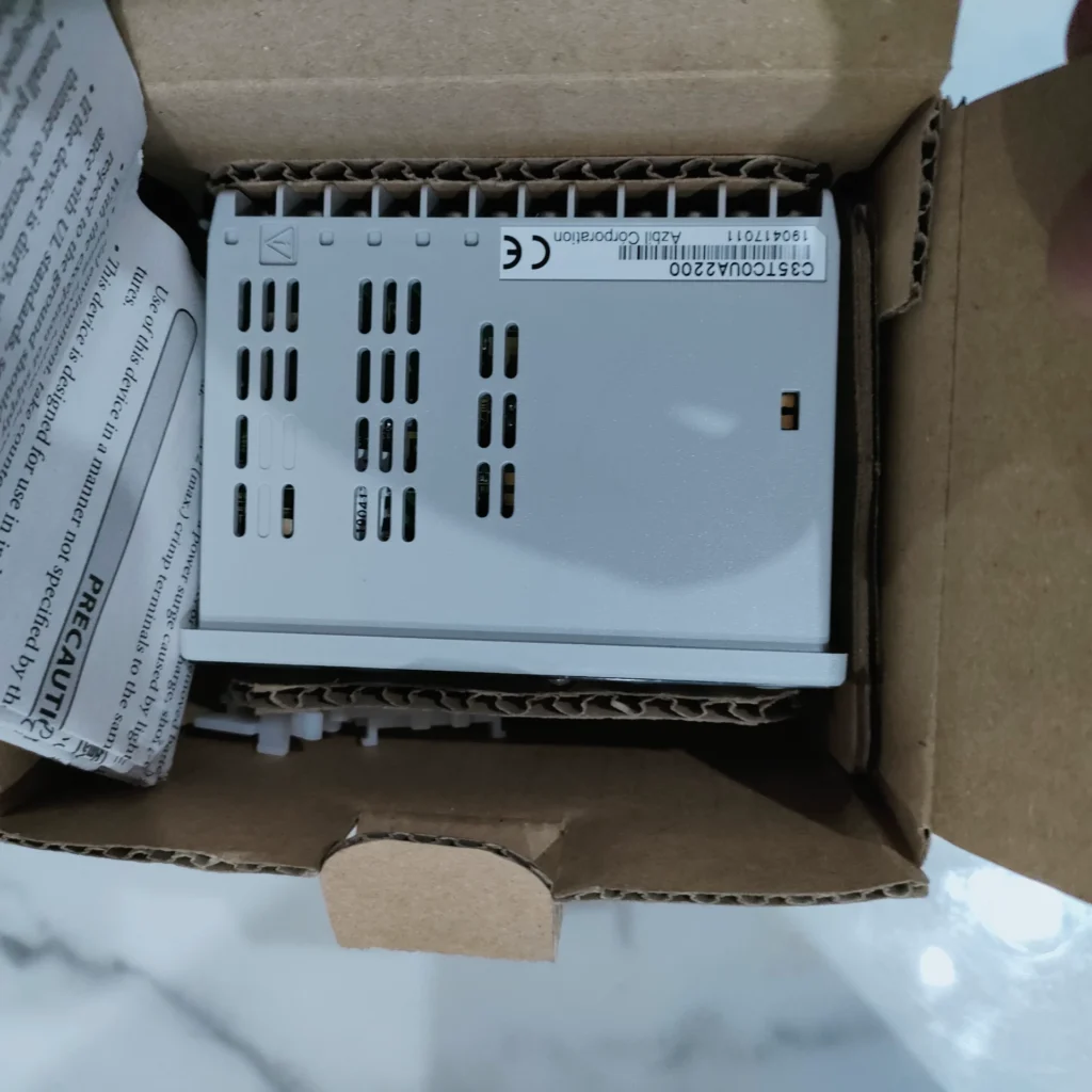 Azbil C35TC0UA2200 Controller thumbnail