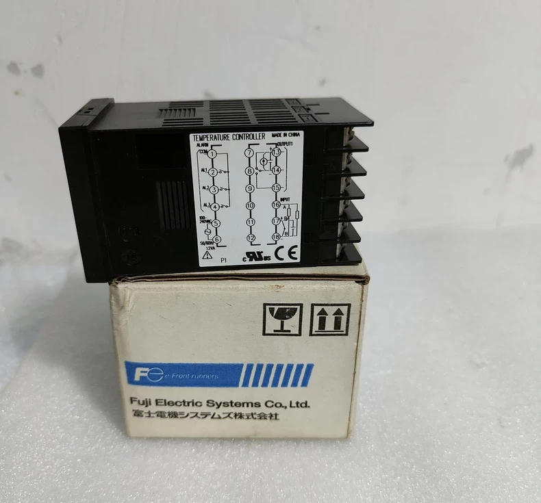 Fuji Electric PXR4TAY1-8V000-C Controller thumbnail