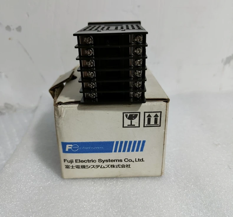 Fuji Electric PXR4TAY1-8V000-C Controller thumbnail