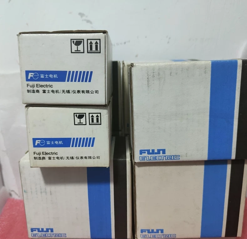 Fuji Electric PXR-9 Temperature Controller