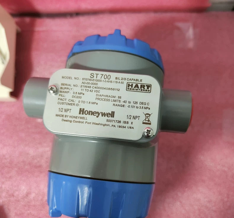 Honeywell STG74S-E1G000-1-0-AHS-11S-A-50 Pressure Instrument