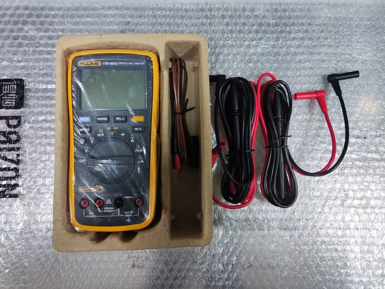 FLUKE OUTSIDE Multimeter thumbnail