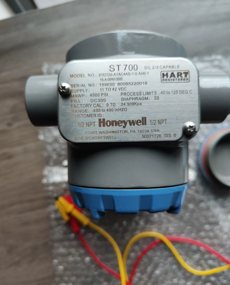 Honeywell ST700 Pressure Instrument thumbnail
