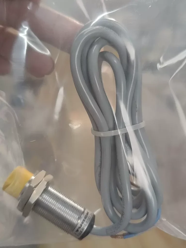 TURCK Ni8-M18-RD4X Proximity Switch thumbnail