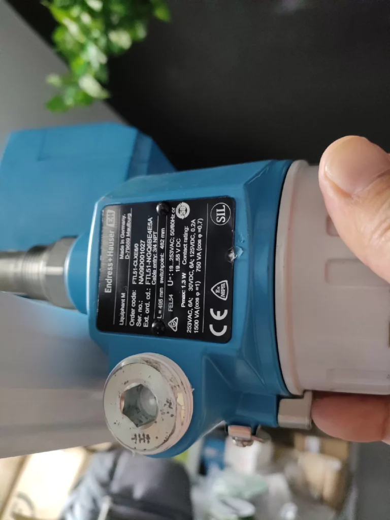 Endress+Hauser FTL51-AGQ6BB4E5A Vibrating Fork Level Switch thumbnail