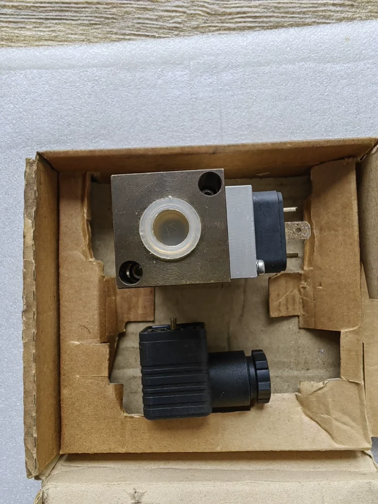 Trafag Pressure Sensor 9M0.2079 thumbnail