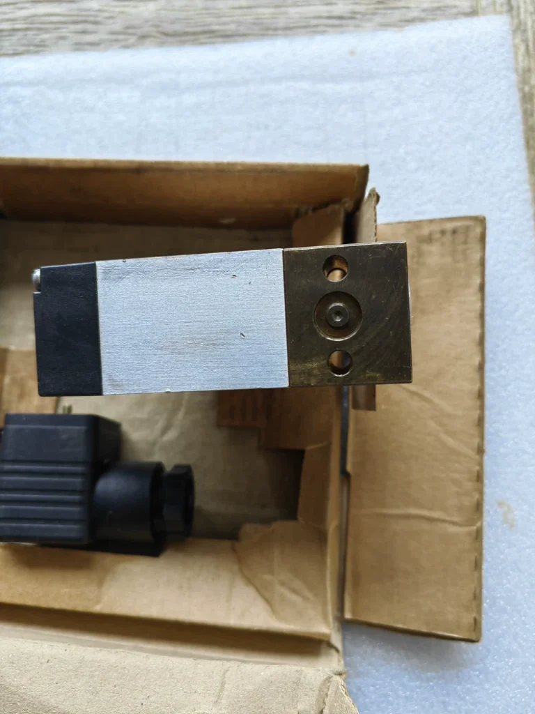 Trafag Pressure Sensor 9M0.2079 thumbnail