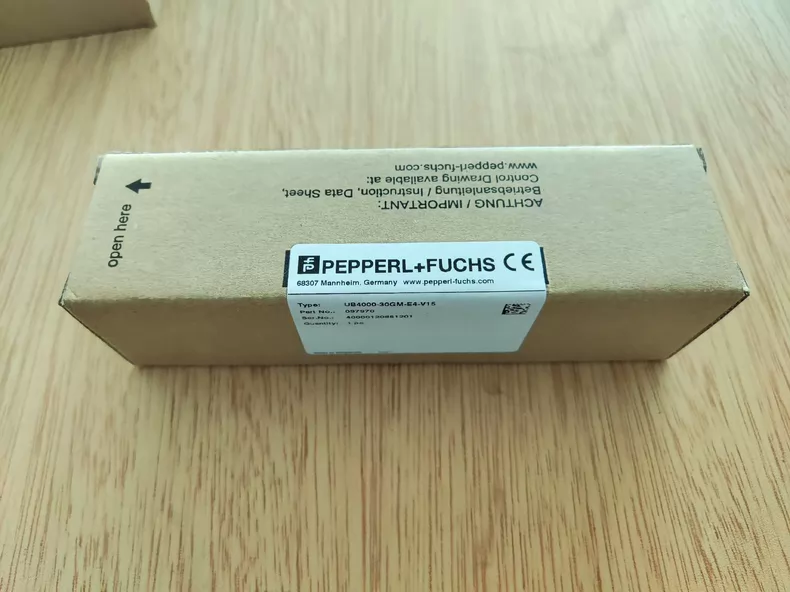 Pepperl+Fuchs UB4000-30GM-E4-V1 Ultrasonic sensor thumbnail
