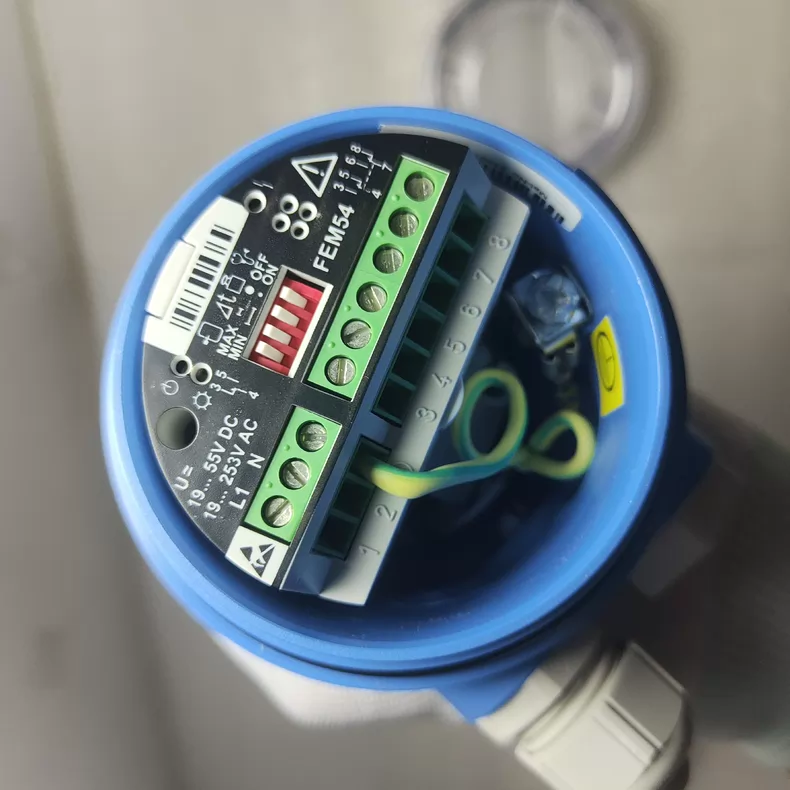 Endress+Hauser FTM50-AGG2A4A12AA Tuning Fork Level Switch thumbnail
