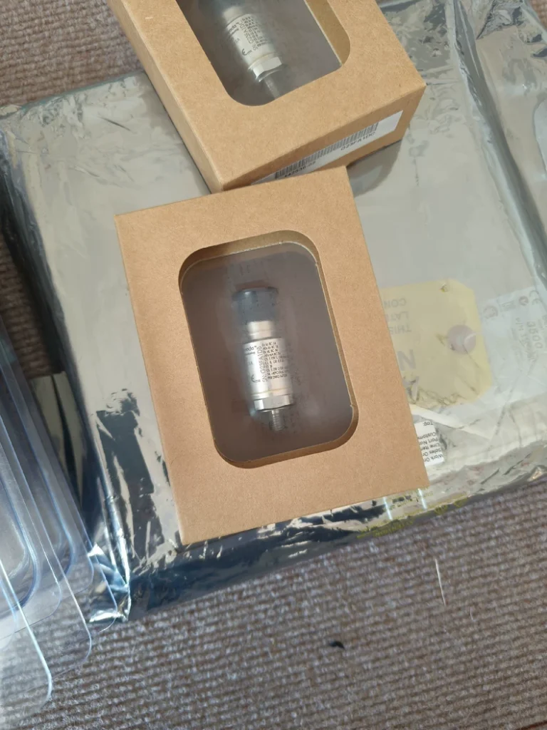 Bently Nevada 330400-01-05 Vibration Sensor thumbnail