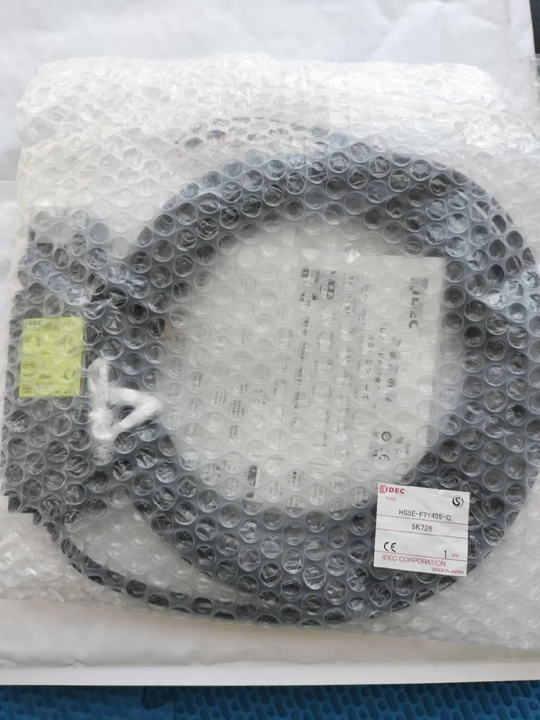 IDEC HS5E-F7Y405-G Safety Switch thumbnail